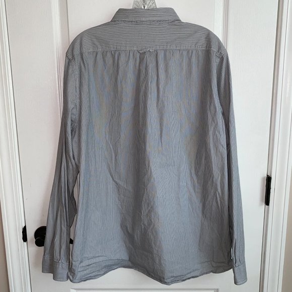 American Eagle Slim Fit XL EUC - Picture 3 of 3